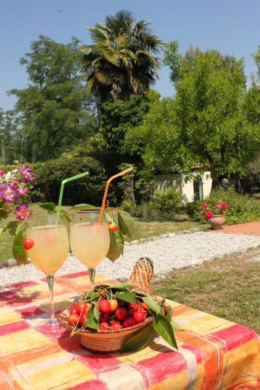 Гостевой дом Agriturismo La Breda Сан-Феличе-дель-Бенако Экстерьер фото